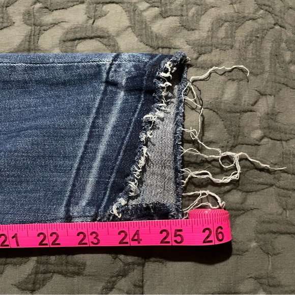 Like New Womans Express Jeans - Picture 6 of 6